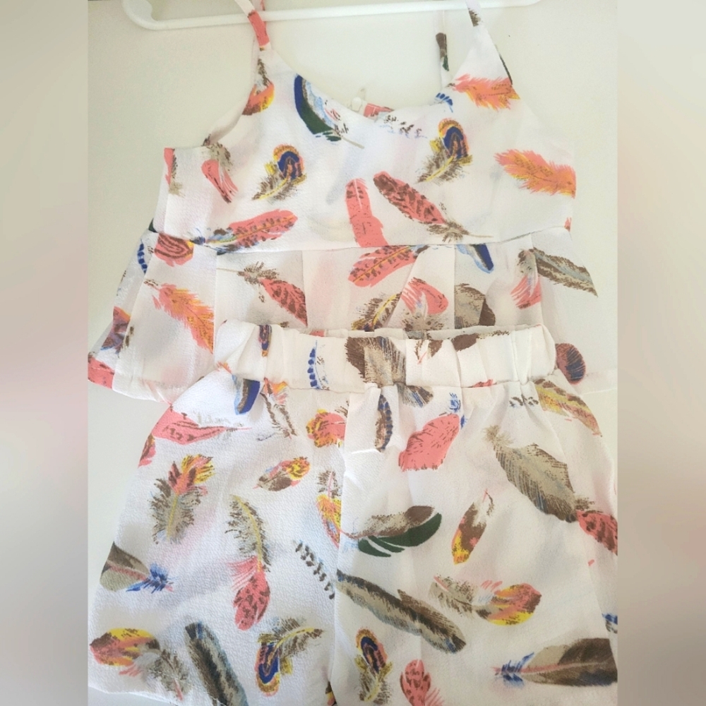 2 piece light weight toddler set size 2-3.